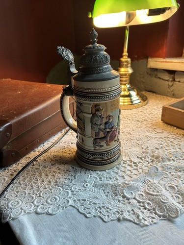 Alter bierkrug mit zinndeckel - bierkrug,