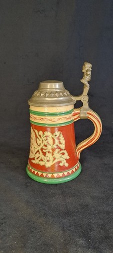Alter bierkrug mit zinndeckel - bierkrug,
