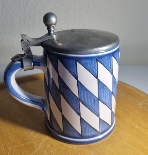 Alter bierkrug mit zinndeckel - bierkrug,