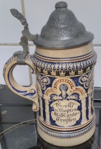 Alter bierkrug aus steinzeug - bierkrug,