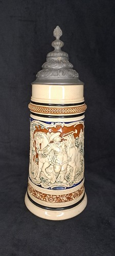 Alter bierkrug mit zinndeckel - bierkrug,