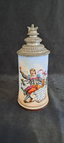 Alter bierkrug mit - alter, zinndeckel