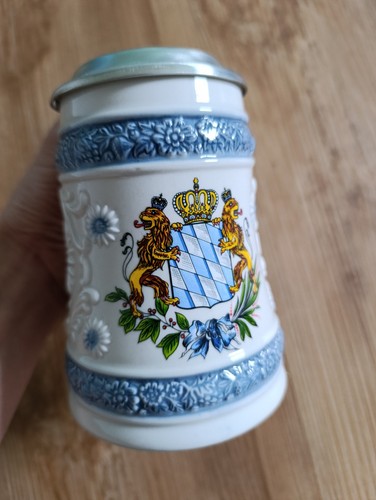 Bierkrug alt mit - relief,, und